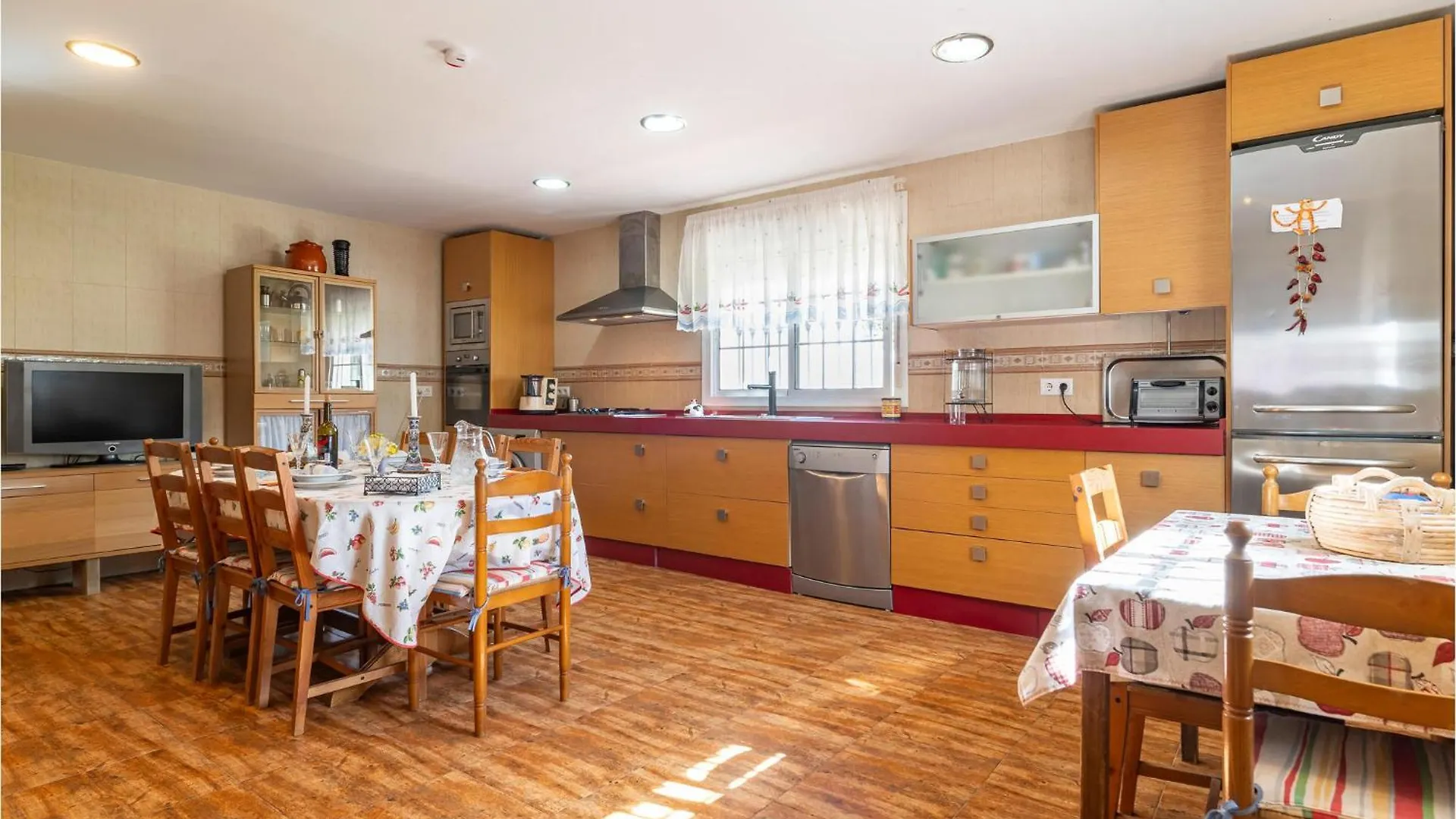 4 Bedroom Cozy Home In Chiclana De La Fronter Chiclana de la Frontera Holiday home