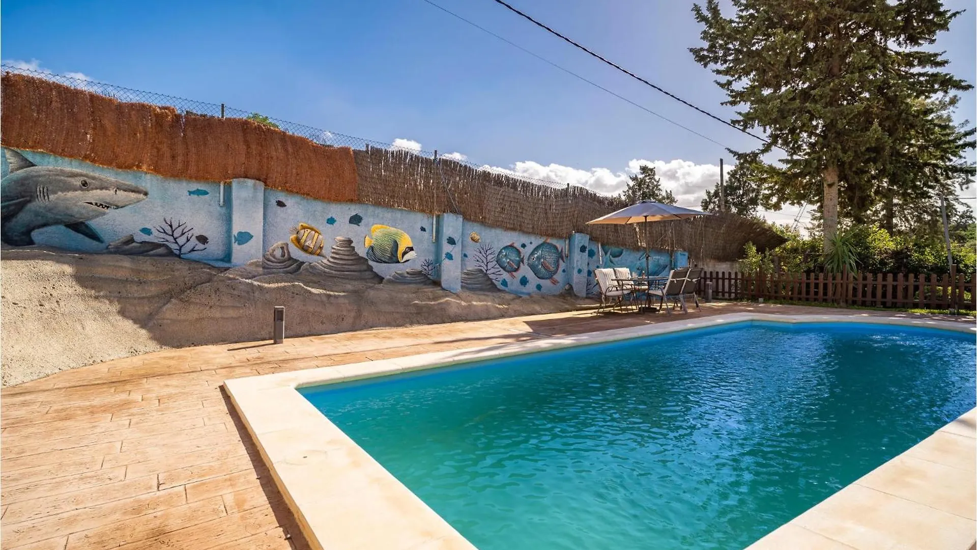 4 Bedroom Cozy Home In Chiclana De La Fronter Chiclana de la Frontera