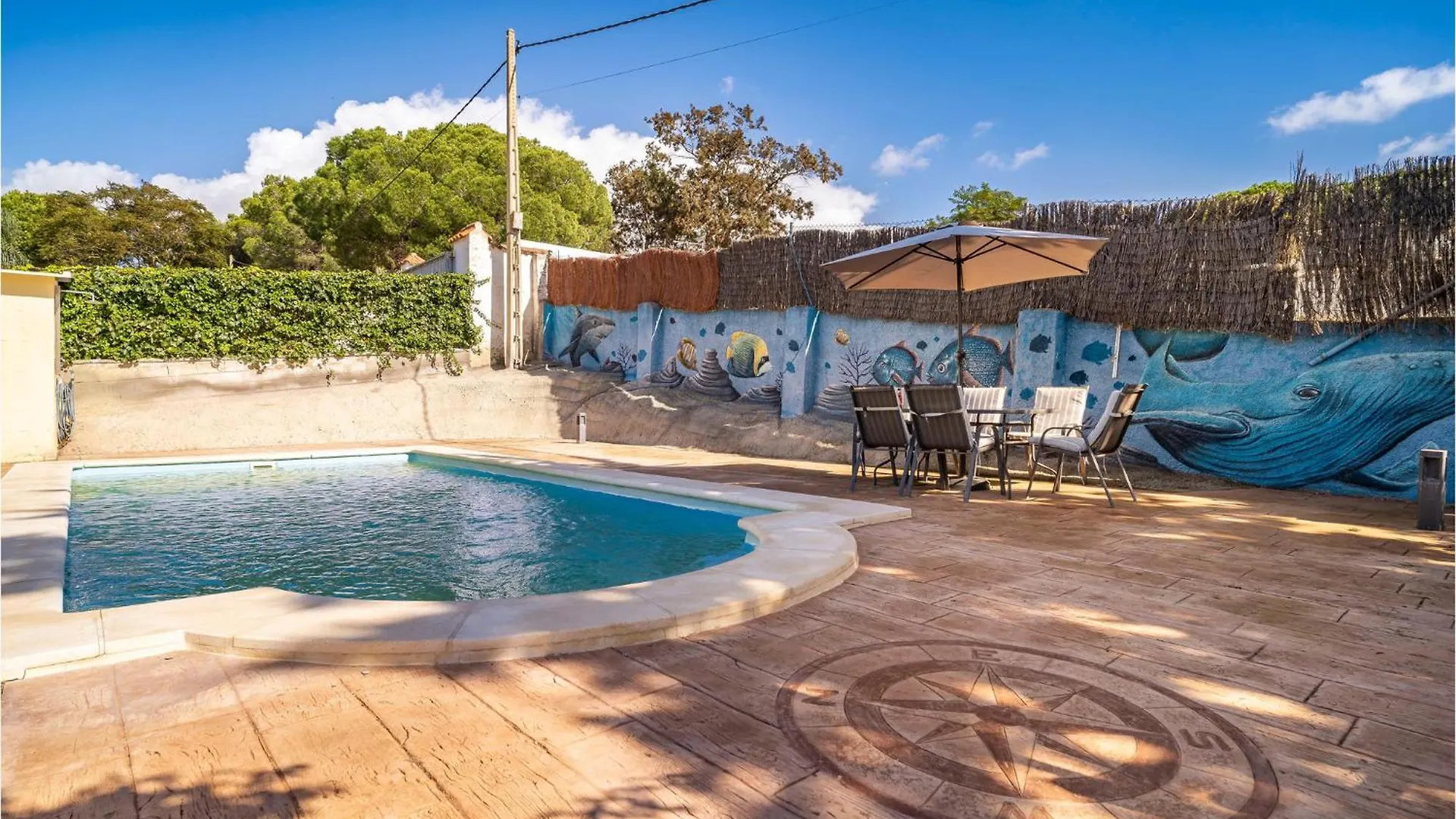 Holiday home 4 Bedroom Cozy Home In Chiclana De La Fronter Chiclana de la Frontera