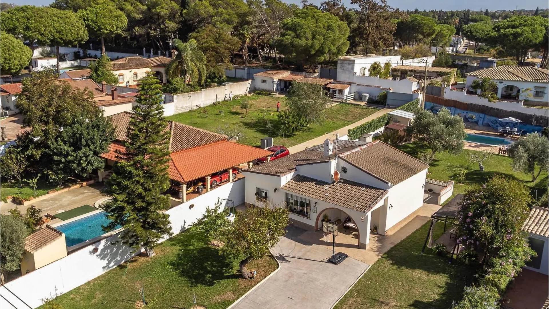 Holiday home 4 Bedroom Cozy Home In Chiclana De La Fronter Chiclana de la Frontera