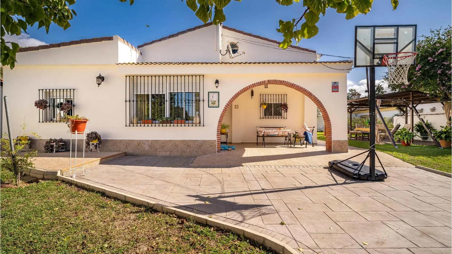 4 Bedroom Cozy Home In Chiclana De La Fronter Chiclana de la Frontera 0*,  Spain
