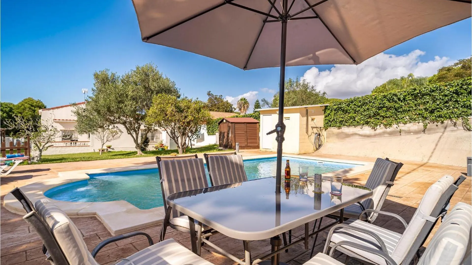 4 Bedroom Cozy Home In Chiclana De La Fronter Chiclana de la Frontera Holiday home