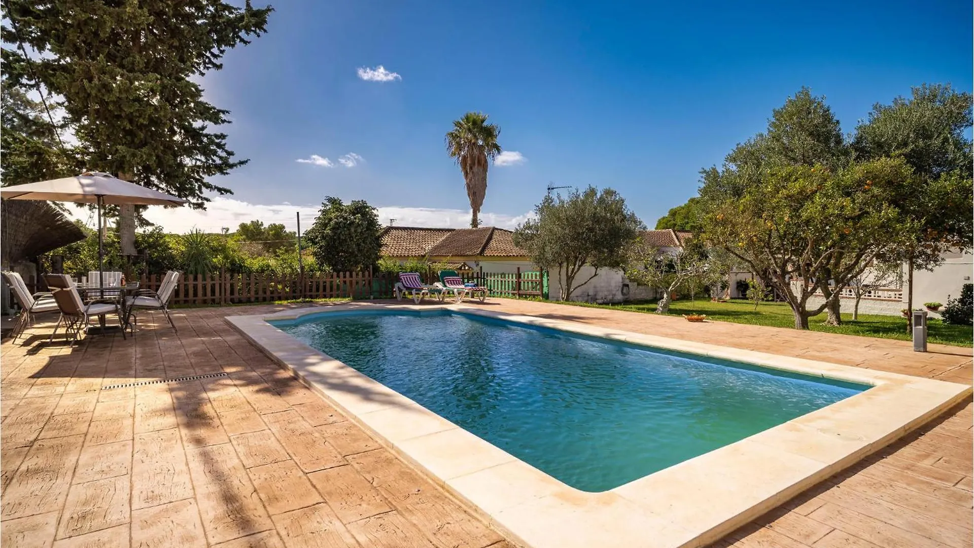 4 Bedroom Cozy Home In Chiclana De La Fronter Chiclana de la Frontera Prázdninový dům